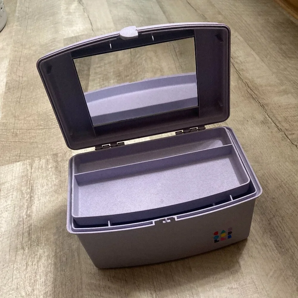Vintage 90s Caboodles Pretty in Petite Lavender Case #2720